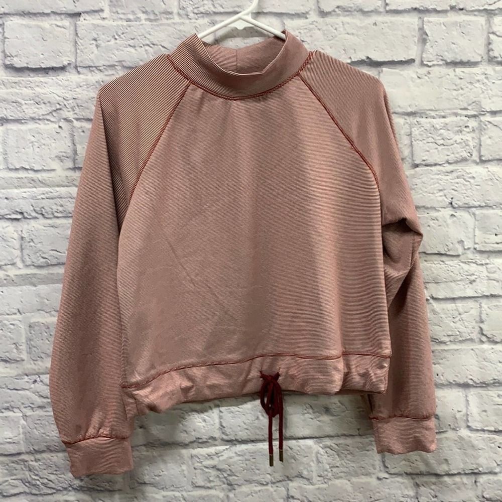 Urban Romantics Red and White‎ Striped Crop Mock Neck Sweater Size Small